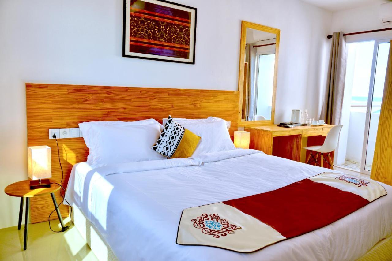 Island Ambience Hotel Maafushi Ngoại thất bức ảnh